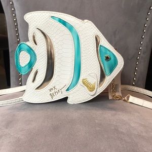 Fish detail purse